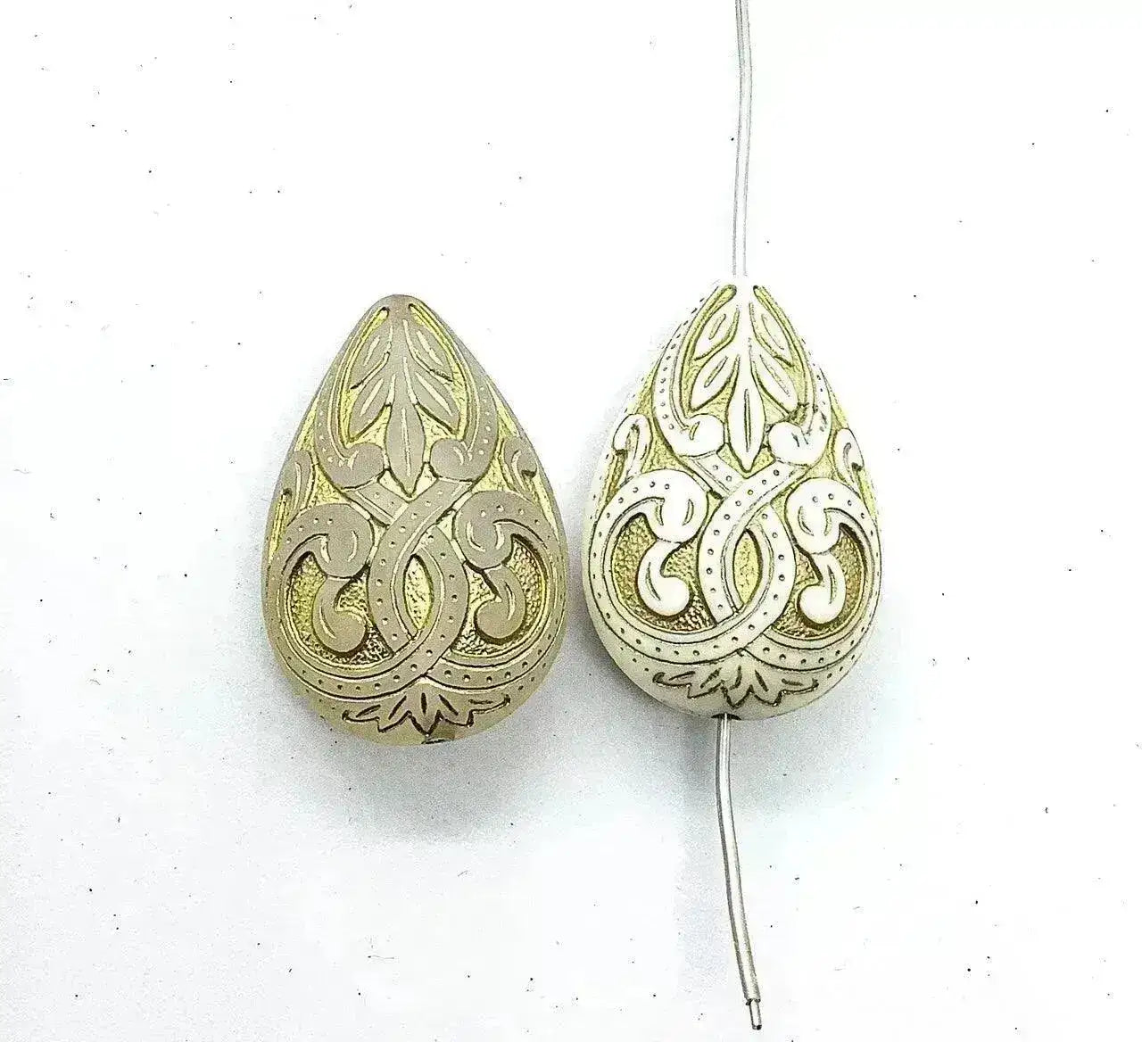 Mediterranean Vintage Lucite Pendant in 2 Colors - The Argus Collection