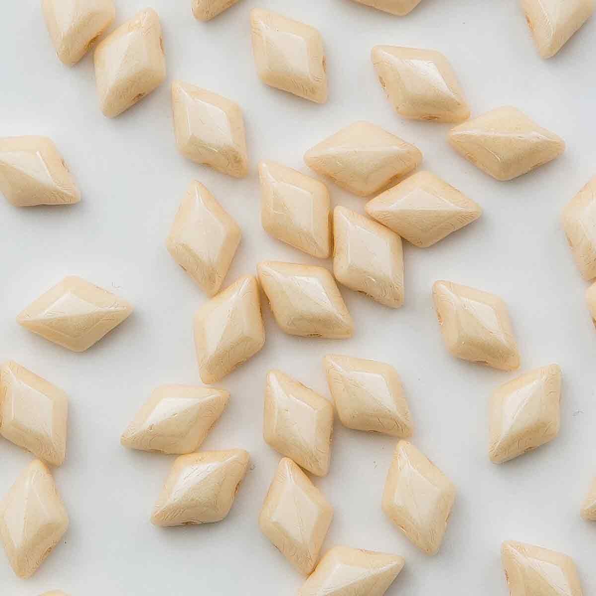 Gemduo Chalk Beige Luster