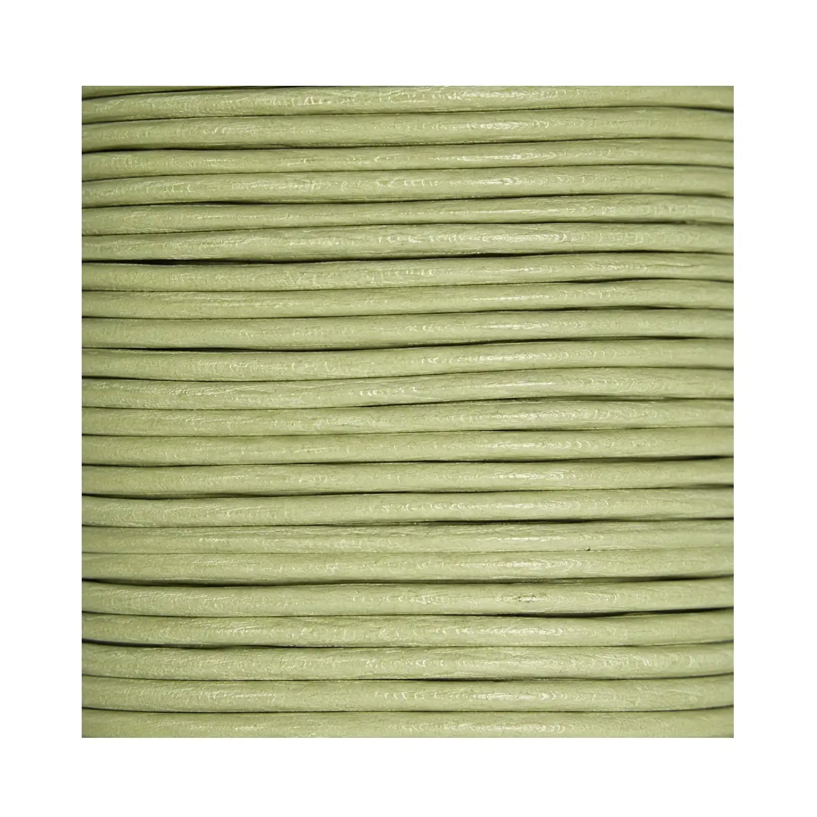 TopHideRoundLeather-Aquatin - The Argus Collection