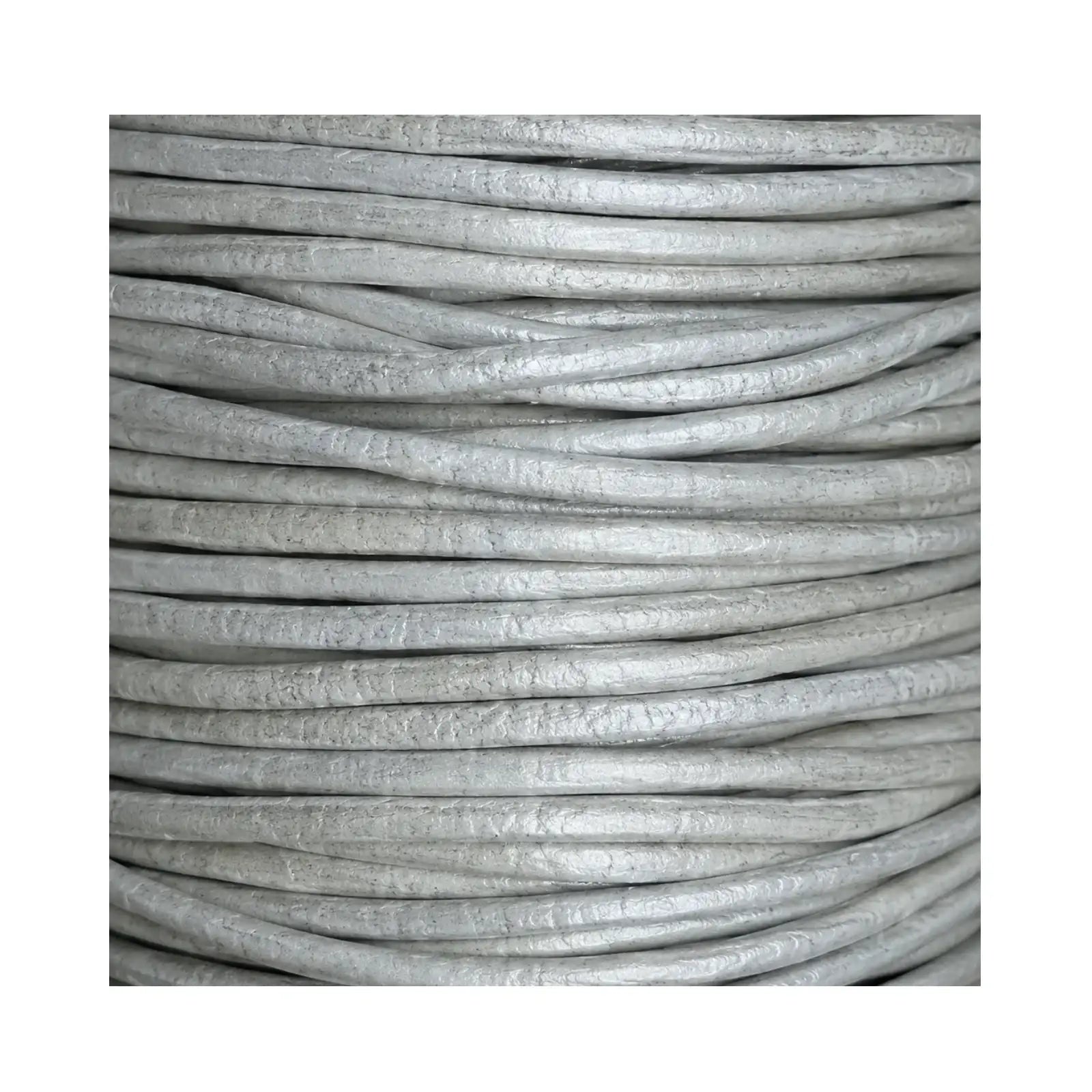 TopHideRoundLeather-MetallicPearl - The Argus Collection