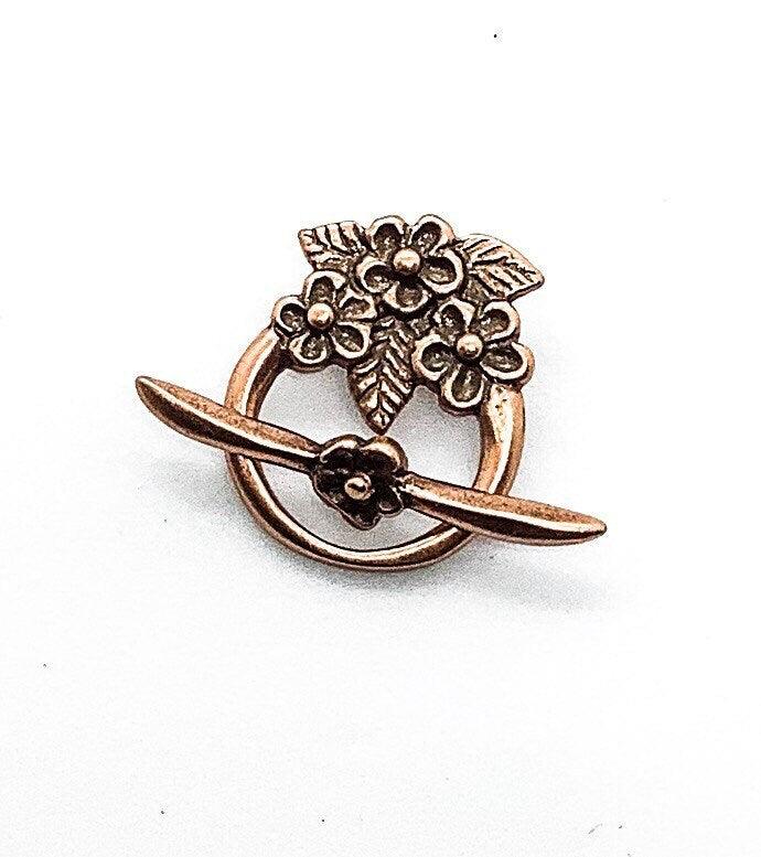 3 Flowers Toggle Clasp, 15mm, Bronze Line, 3 Finishes - The Argus Collection